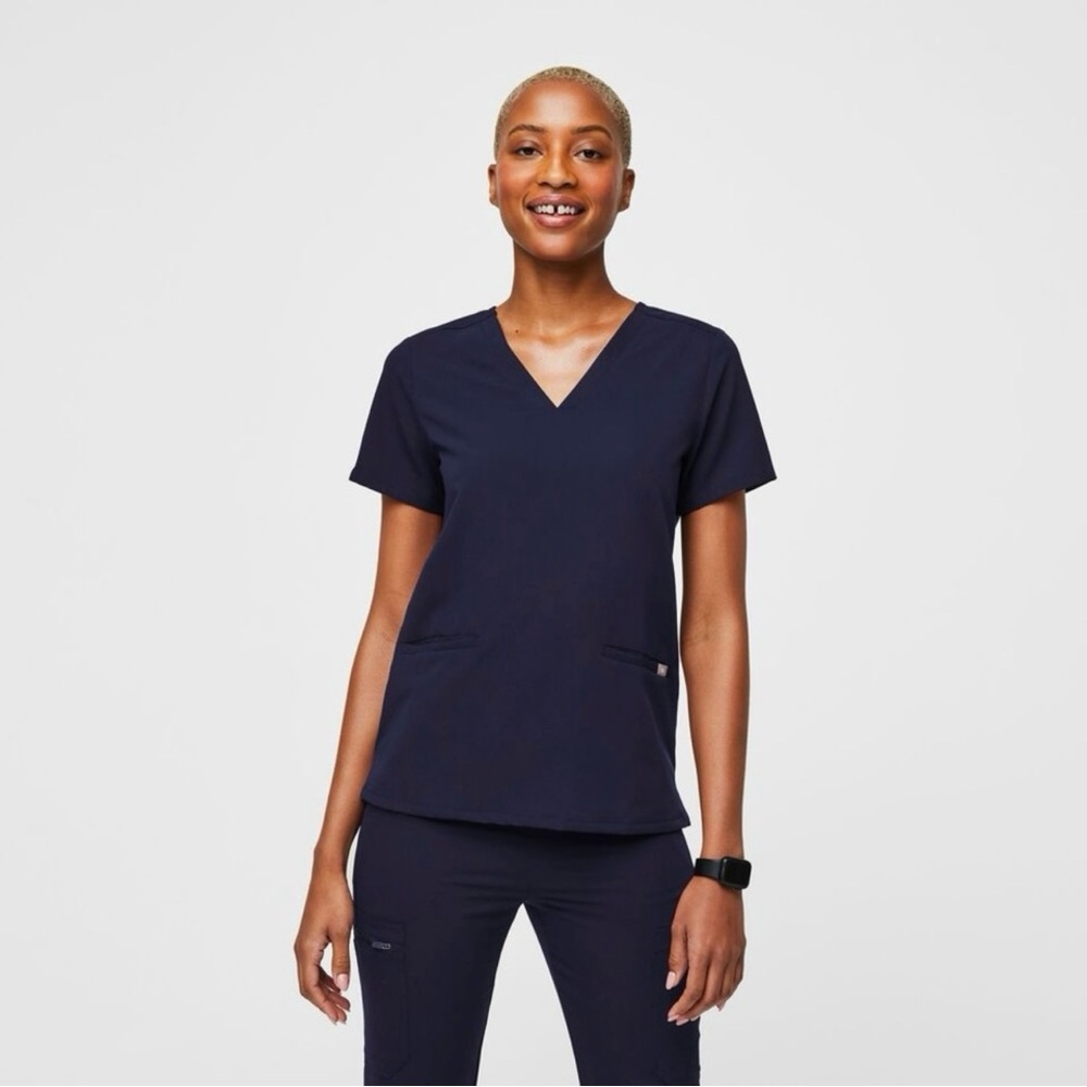 FIGS Casma FIONx Three Pocket‎ Navy Blue Short Sleeve Scrub Top